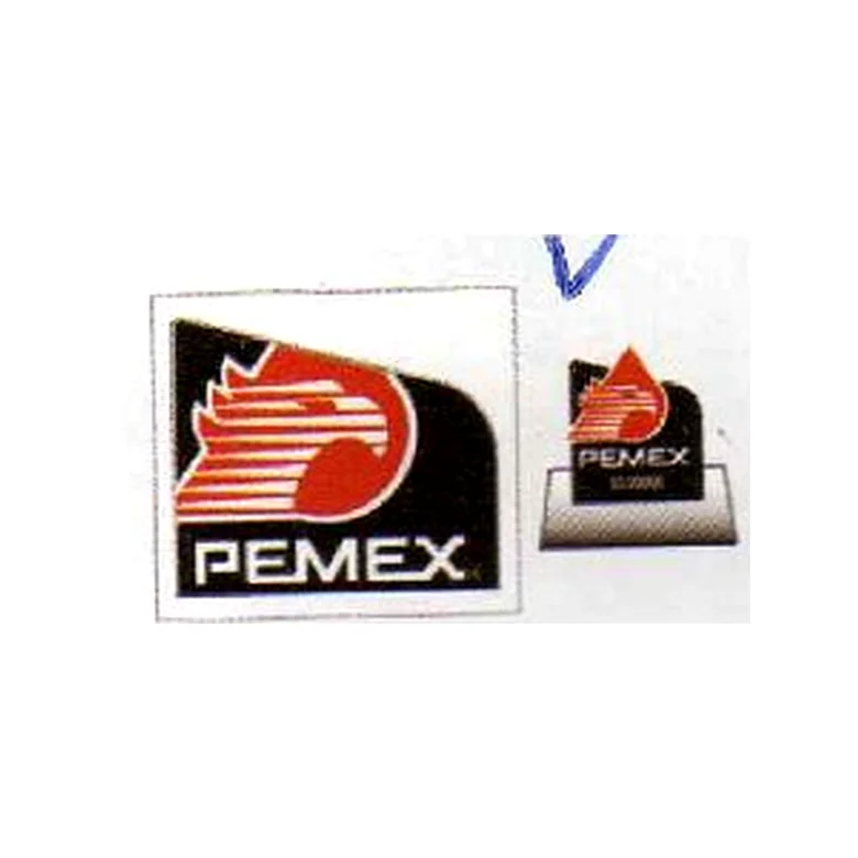 Juego de lonas con logotipo Pemex.